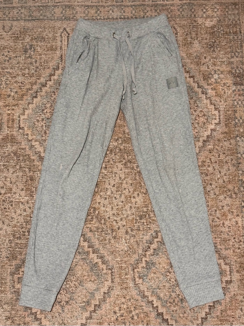 Alo Yoga Muse Jogger 2pc Set - Picture 10 of 13
